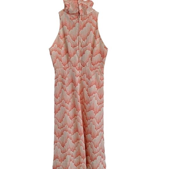 Keyhole Front Dress - Picture 7 of 7